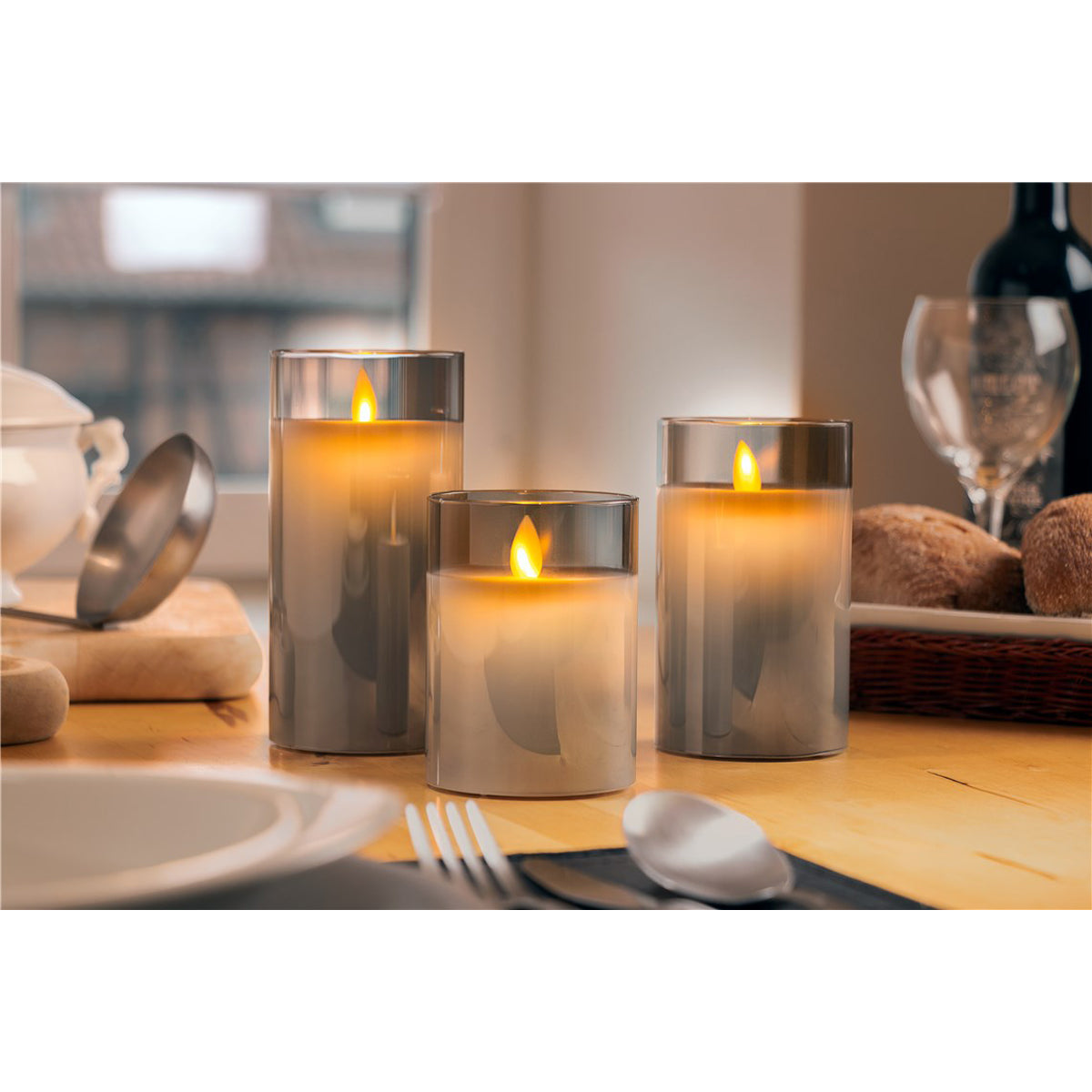 Goobay LED Wax Candle in Glass - 7.5 x 15 cm.
